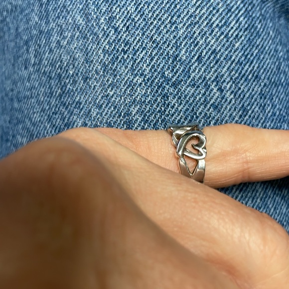 Tiffany and co Paloma Picasso triple heart Sterling ring - Picture 3 of 11